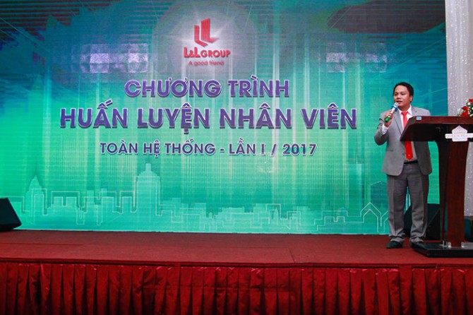 Ông Nguyễn Duy Minh chia sẻ với toàn thể nhân viên về văn hóa của L&L Group