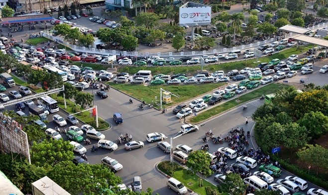 Giái pháp mới giảm tình trạng kẹt xe trước cổng sân bay Tân Sơn Nhất